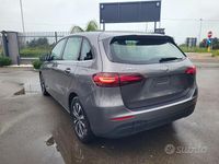 Usata Mercedes B180 Business 116 CV (85 kW) 2023 Grigio scuro metallizzato Monovolume