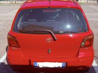 Usata Toyota Yaris Luna 86 CV (63 kW) 2005 Rosso Berlina