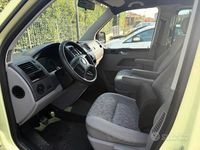 Usata VW Caravelle 2005 Giallo Furgone