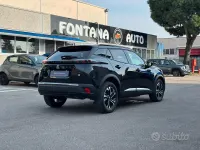 Usata Peugeot 2008 Allure 100 CV (73 kW) 2023 Nero SUV