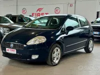 Usata Fiat Grande Punto 77 CV (56 kW) 2010 Nero Utilitaria