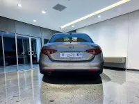Usata Alfa Romeo Giulia 150 CV (110 kW) 2017 Argento Berlina