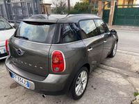 Usata Mini Cooper Countryman Business 111 CV (81 kW) 2016 Marrone SUV