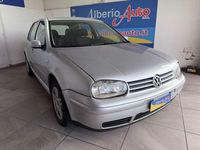 Usata VW Golf IV 101 CV (74 kW) 2000 Argento Berlina