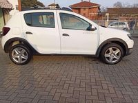 Usata Dacia Sandero Prestige 90 CV (66 kW) 2015 Bianco Berlina