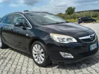 Usata Opel Astra 140 CV (102 kW) 2012 Nero Station wagon