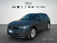 Usata VW Tiguan Life 122 CV (89 kW) 2023 Grigio SUV
