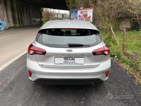 Usado Ford Focus Business Edition 120 HP (88 kW) 2022 Cinzento Sedan