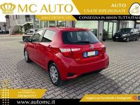 Usata Toyota Yaris 73 CV (53 kW) 2018 Rosso Berlina