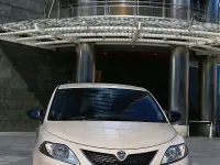 Usata Lancia Ypsilon 69 CV (50 kW) 2016 Grigio argento met. Utilitaria