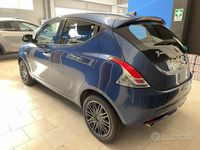 Usata Lancia Ypsilon Gold 70 CV (51 kW) 2022 Blu metallizzato Utilitaria