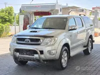 Usata Toyota HiLux SR 171 CV (125 kW) 2011 Grigio Pick-up