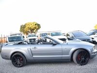 Usata Ford Mustang GT 213 CV (156 kW) 2007 Grigio Cabrio