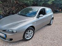 Begagnad Alfa Romeo 147 105 HK (77 kW) 2010 Grå Halvkombi