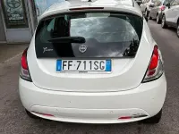 Usata Lancia Ypsilon 69 CV (50 kW) 2016 Bianco Utilitaria