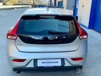 Usata Volvo V40 Kinetic 150 CV (110 kW) 2017 Grigio metallizzato Berlina
