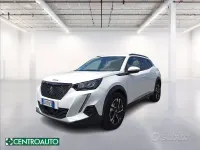 Usata Peugeot 2008 Allure 131 CV (96 kW) 2021 Bianco pastello SUV