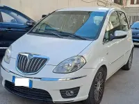 Usata Lancia Musa 95 CV (69 kW) 2011 Bianco Monovolume