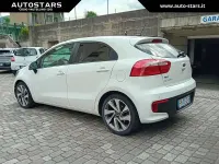 Usata Kia Rio 90 CV (66 kW) 2017 Bianco Berlina