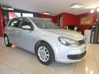 Usata VW Golf VI Comfortline 105 CV (77 kW) 2011 Argento Utilitaria