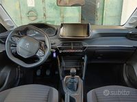 Usata Peugeot 208 Active 101 CV (74 kW) 2022 Rosso Utilitaria