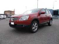 Usata Nissan Qashqai Tekna 106 CV (77 kW) 2009 Bordeaux / metallizzato SUV
