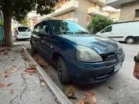 Usata Renault Clio II 58 CV (42 kW) 2003 Bluazzurro Berlina