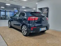 Usata Kia Rio 90 CV (66 kW) 2015 Grigio Berlina