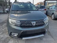 Usata Dacia Sandero Stepway 90 CV (66 kW) 2017 Grigio Berlina