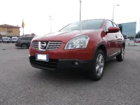 Usata Nissan Qashqai Tekna 106 CV (77 kW) 2009 Bordeaux / metallizzato SUV
