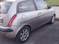Usata Lancia Ypsilon 70 CV (51 kW) 2004 Grigio Utilitaria
