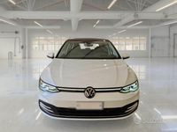 Begagnad VW Golf VIII Style 204 HK (150 kW) 2022 Vit Sedan