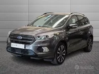 Usata Ford Kuga ST-Line 120 CV (88 kW) 2019 Grigio SUV