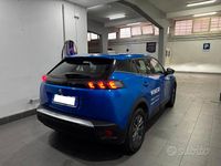 Usata Peugeot 2008 Active 100 kW (136 CV) 2022 Blu SUV