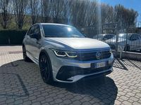 Usata VW Tiguan R-line 200 CV (147 kW) 2022 Argento SUV