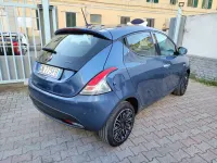 Usata Lancia Ypsilon Gold 69 CV (50 kW) 2023 Blu/azzurro Utilitaria