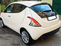 Usata Lancia Ypsilon Silver 69 CV (50 kW) 2016 Bianco Utilitaria