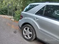 Usata Mercedes ML280 190 CV (139 kW) 2007 Grigio SUV