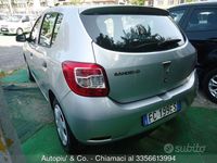 Usata Dacia Sandero Lauréate 75 CV (55 kW) 2016 Argento Berlina