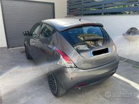 Usata Lancia Ypsilon 95 CV (69 kW) 2014 Grigio Utilitaria