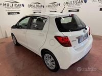 Usata Toyota Yaris Active 69 CV (50 kW) 2016 Bianco Utilitaria