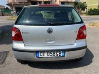 Usata VW Polo Trendline 75 CV (55 kW) 2002 Argento Berlina