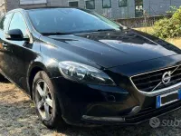 Usata Volvo V40 Kinetic 120 CV (88 kW) 2015 Nero Berlina
