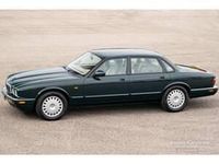 Usata Jaguar XJ8 Executive 237 CV (174 kW) 1998 Verde Berlina