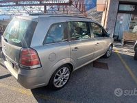 Usata Opel Zafira 2005 Marrone Monovolume