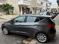 Usata Ford Fiesta Titanium 86 CV (63 kW) 2018 Grigio Utilitaria