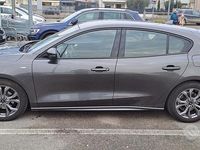 Usata Ford Focus ST-Line 120 CV (88 kW) 2022 Grigio Berlina