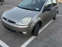 Usata Ford Fiesta Ghia 75 CV (55 kW) 2004 Bronzo Utilitaria