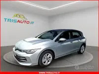 Begagnad VW Golf VIII Life 116 HK (85 kW) 2025 Silver Halvkombi