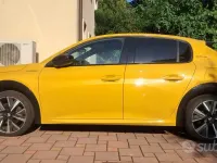 Usata Peugeot 208 GT-line 102 CV (75 kW) 2020 Giallo Utilitaria